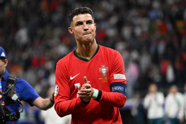 Ronaldo chúc mừng truyền thông Bồ Đào Nha 75 năm, tự nhận là độc giả trung thành