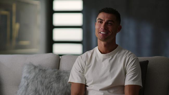 Ronaldo khóc cay đắng sau trận thua Xinyue: Cuộc sống không hoàn hảo nếu không buồn