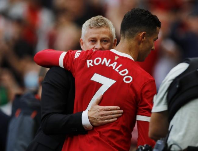 Solskjaer: Đưa Ronaldo về MU có thể là sai lầm khi trợ lý HLV hỏi cách phòng ngự