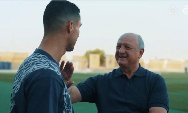 Cựu HLV Luiz Felipe Scolari đến thăm CLB Victory ở Riyadh và trò chuyện vui vẻ với Ronaldo