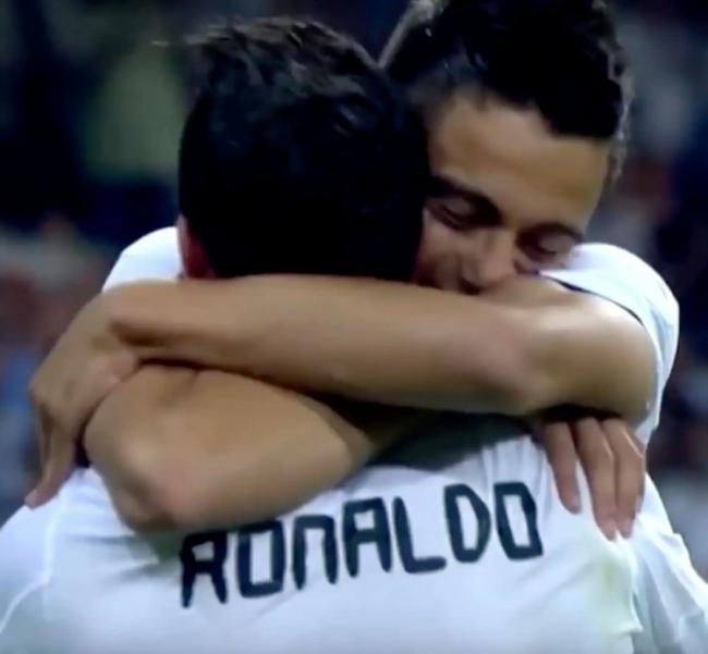 Áo đấu Real Madrid của Cristiano Ronaldo đã không được giặt trong 13 năm Joselu: Không có mùi đặc biệt và có mùi thơm.